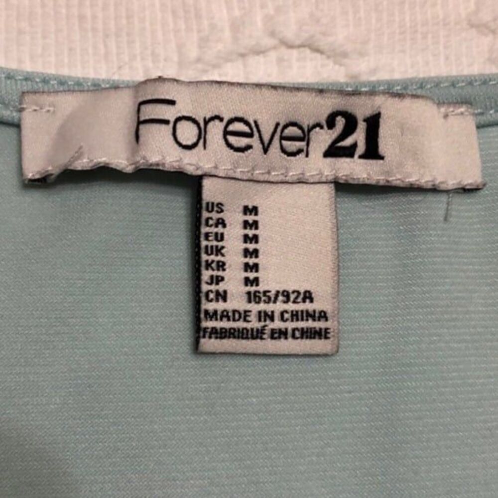 Forever21 Pearl Neckline Blue Sleeveless Blouse Size Medium Womens - Picture 6 of 7